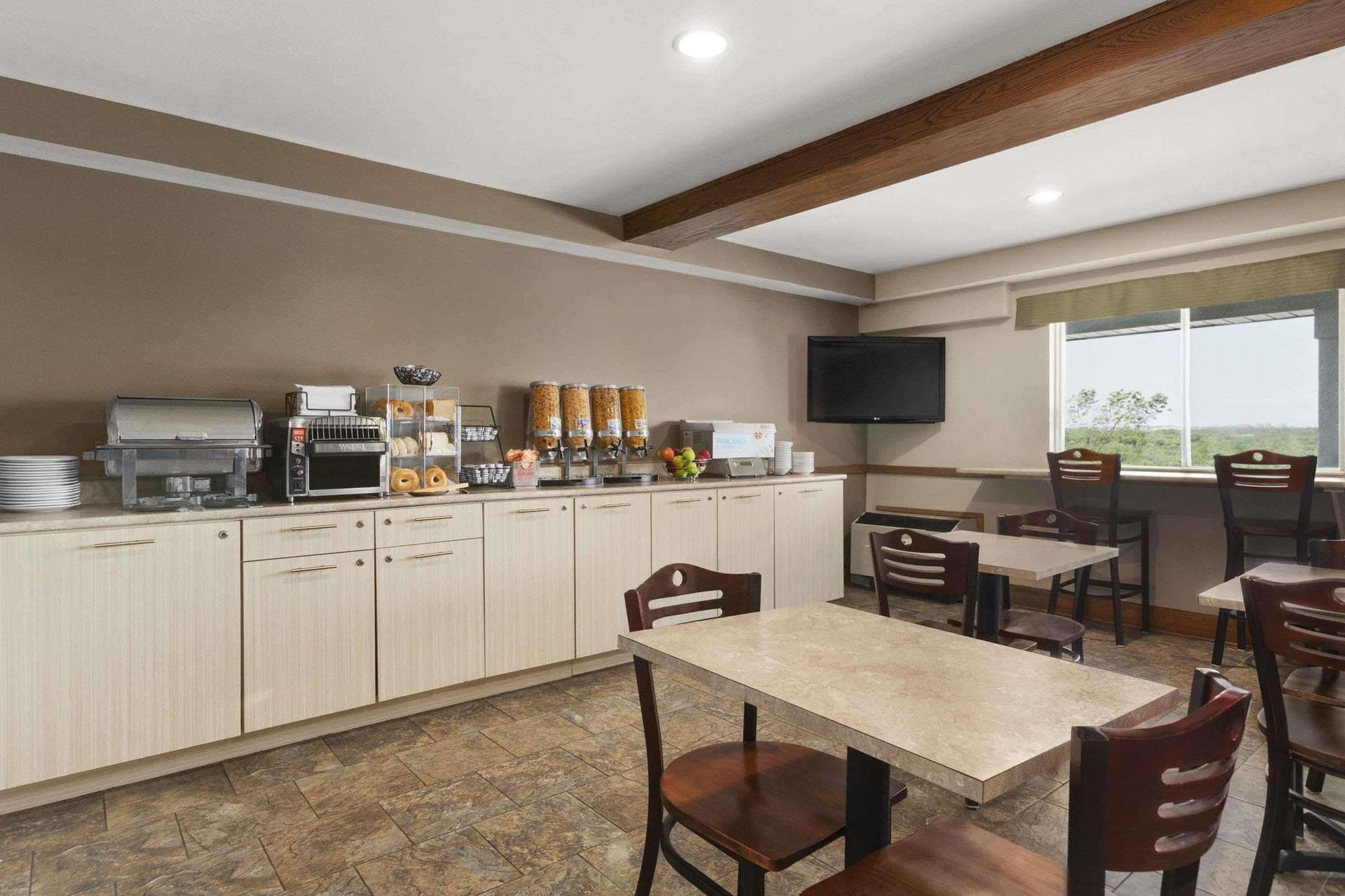 Country Inn & Suites 达特茅斯 外观 照片