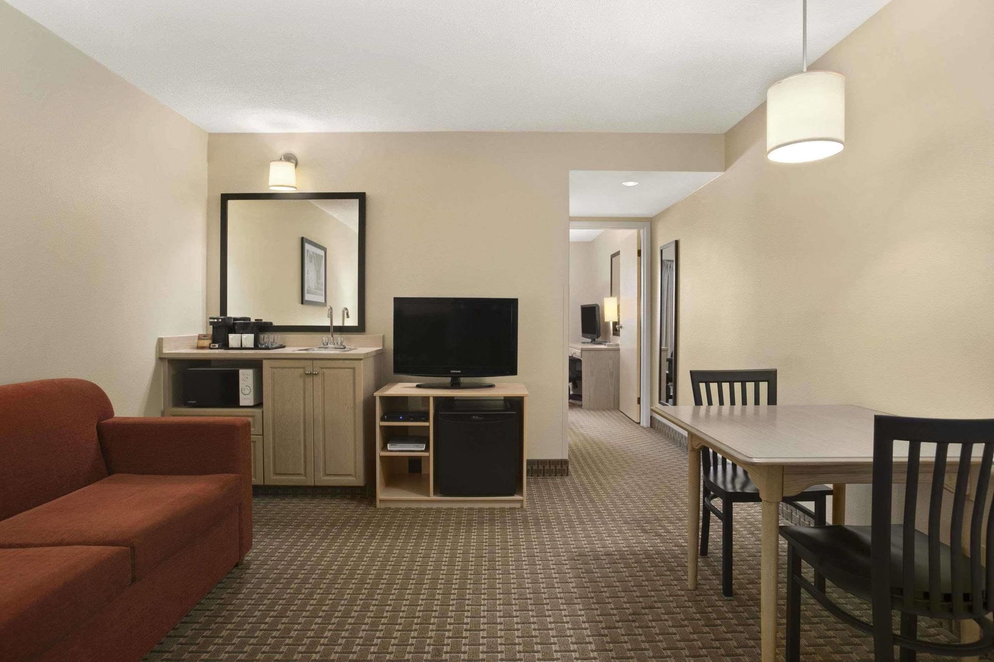 Country Inn & Suites 达特茅斯 外观 照片